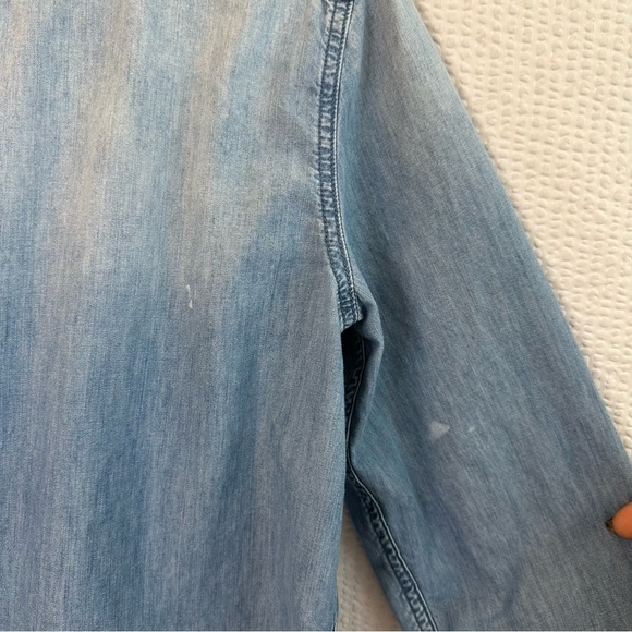 Victoria's Secret Women’s Blue Denim Button Up Long Sleeve Shirt Size: Large - Picture 3 of 9